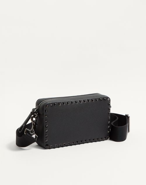 ロックスタッズ グレインカーフスキン クロスボディバッグ for メンズ