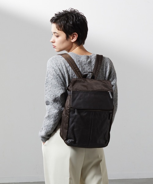 Y'SACCS（イザック） デイバック リュック ナイロン×牛革コンビ